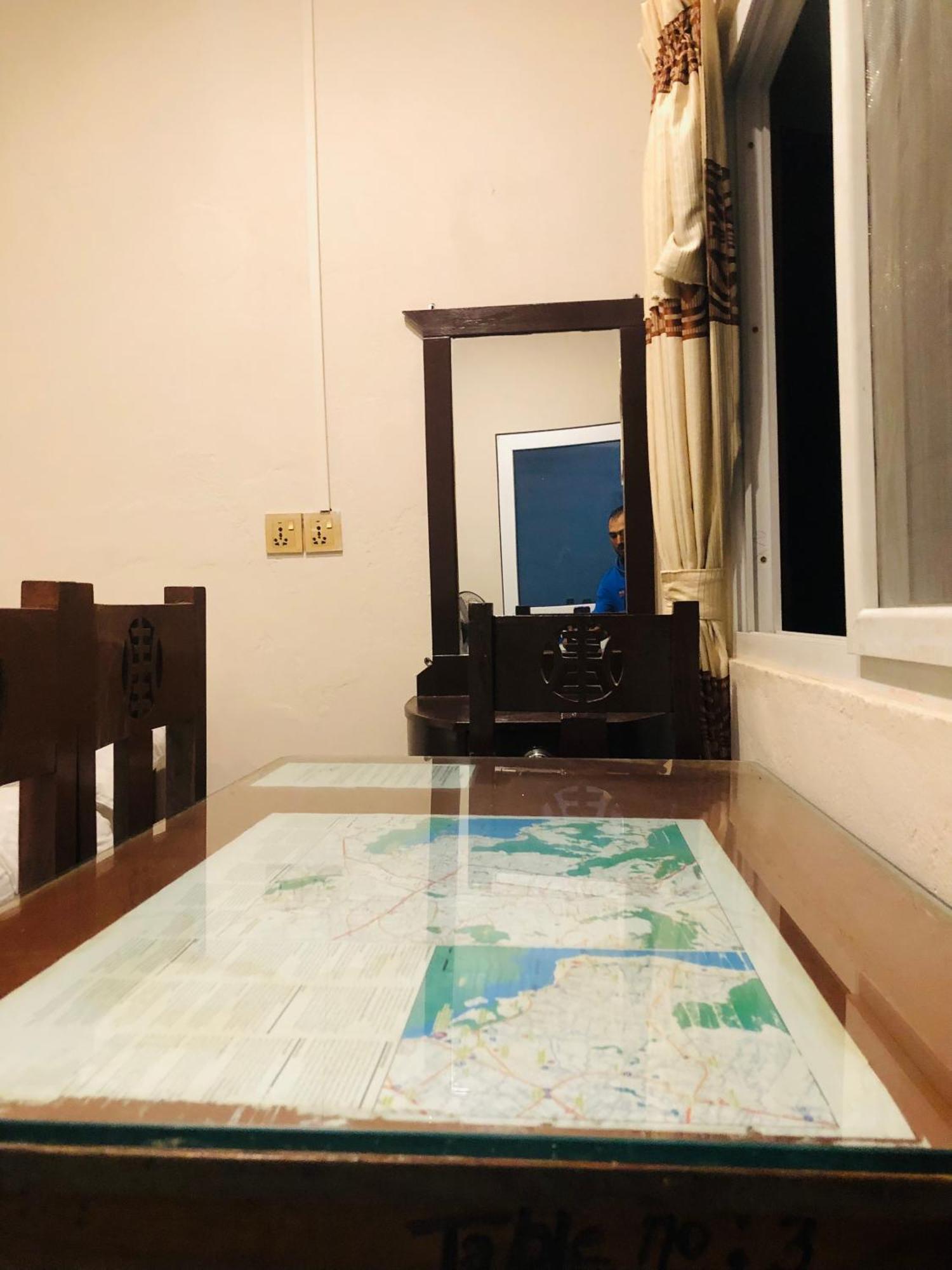Into The Wild Pokhara Villa Kaski ภายนอก รูปภาพ